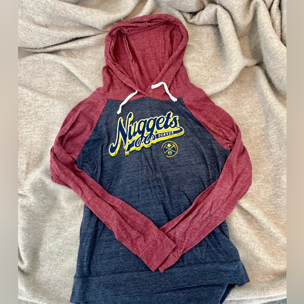 NEW ERA DENVER NUGGETS MEDIUM Women’s Long Sleeve Shirt Sports Team Basketball